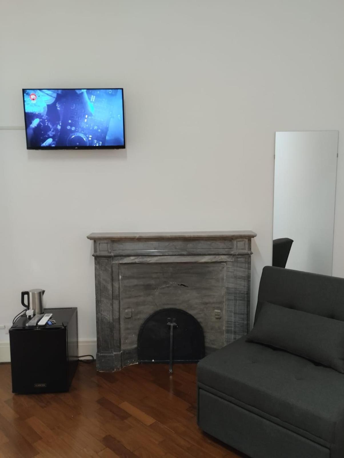 Residence E Appartamenti Cavallerizza Naples Extérieur photo