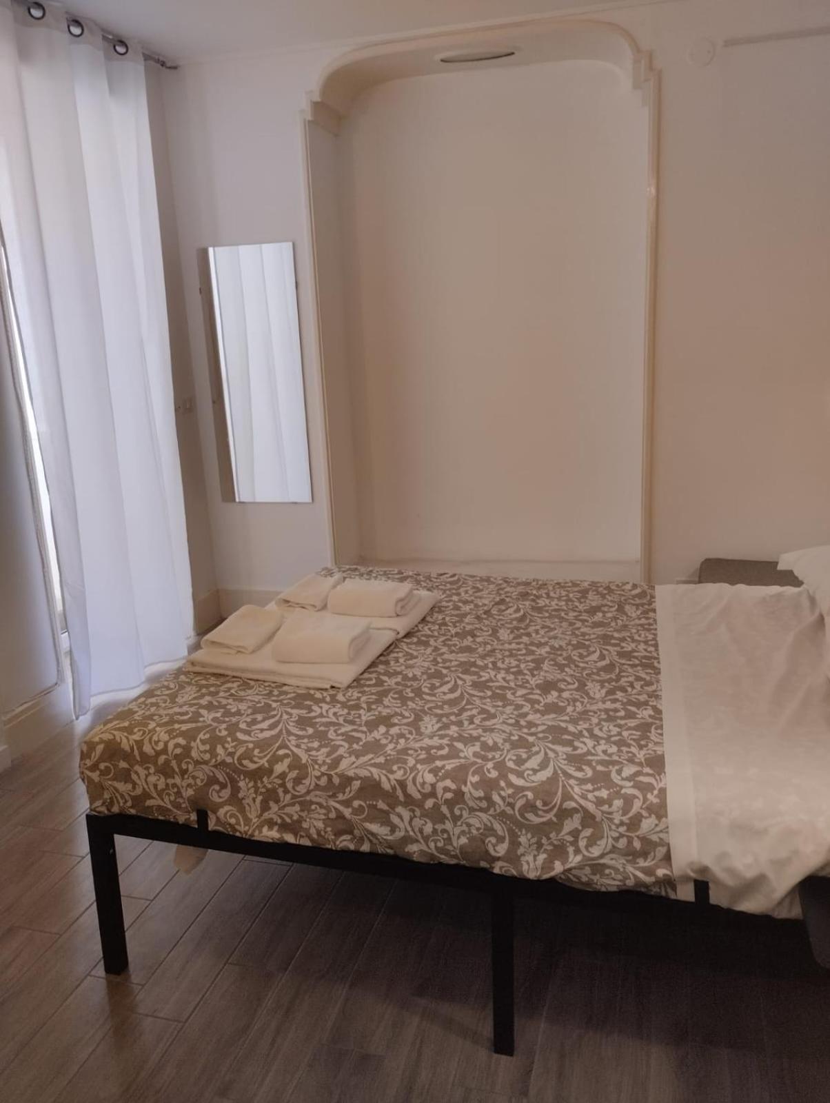 Residence E Appartamenti Cavallerizza Naples Extérieur photo